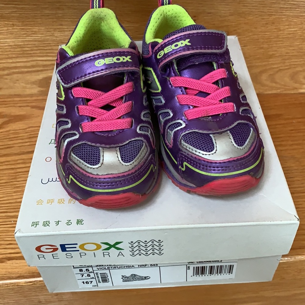 Geox girls shoes - like new size 8.5